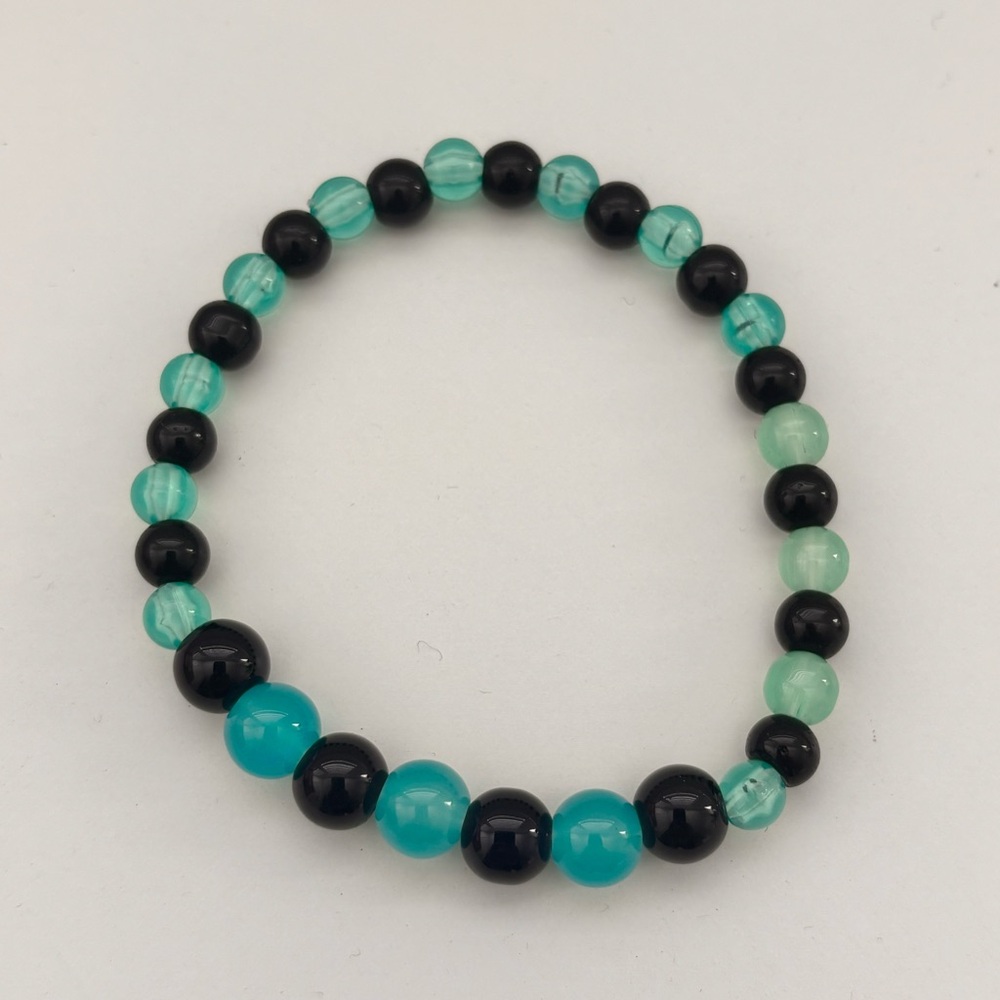 Odd’s Trinkets • Black & Teal Beaded Bracelet